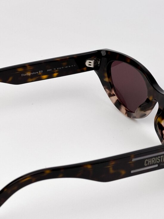 Dior DIORSIGNATURE B5I Sunglasses – Havana Oval with Bordeaux Lenses (25D0) main image 11